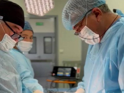 
                    Хирурги Алматы успешно провели сложную операцию ребенку с редкой врожденной патологией
                