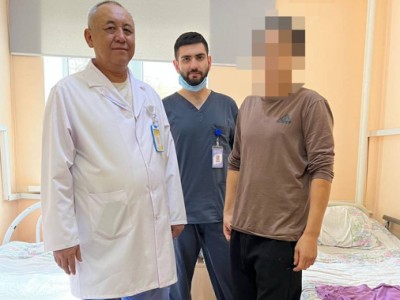 
                    Алматинские врачи одномоментно провели несколько тяжелых операций пациенту
                