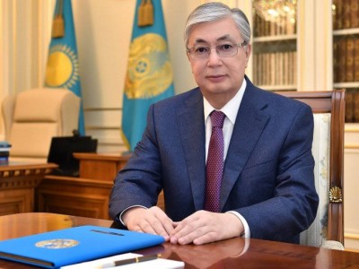 
                    Токаев присвоил группе казахстанцев госпремию в области культуры
                