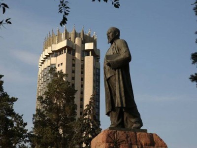 
                    В акиматах подсчитали, сколько улиц, школ, населенных пунктов названо в честь Абая
                