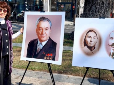 
                    В Алматы состоялись фотовыставка Динмухамеда Кунаева и акция «Баурсак-fest»
                