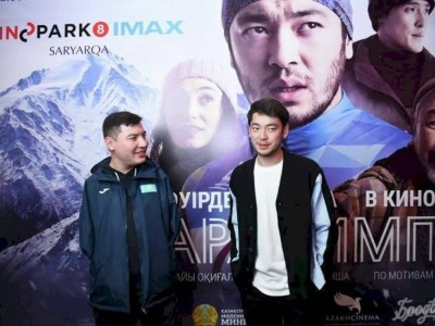 
                    Алматинского актера Аскара Ильясова наградили на международном кинофестивале ШОС в Мумбаи
                