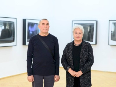 
                    Дополненная реальность: одна выставка сразу в двух локациях открылась в Алматы
                