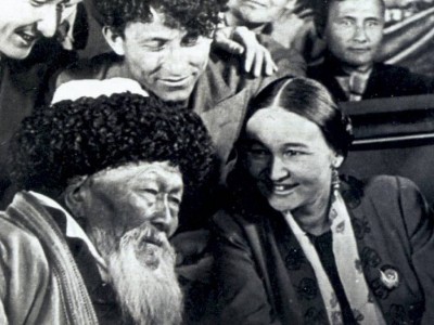 
                    Куляш и Жамбыл: что связывало великого акына и «казахского соловья»
                