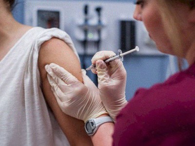
                    Иммунолог призвал задуматься о возобновлении вакцинации от натуральной оспы
                
