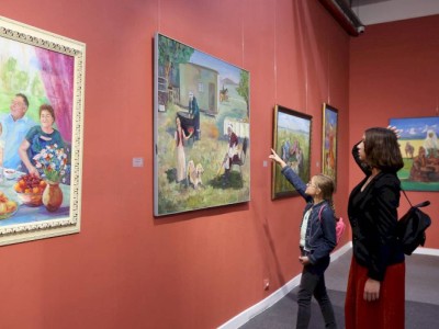
                    В Almaty Gallery торжественно завершилась выставка, приуроченная ко Дню семьи
                