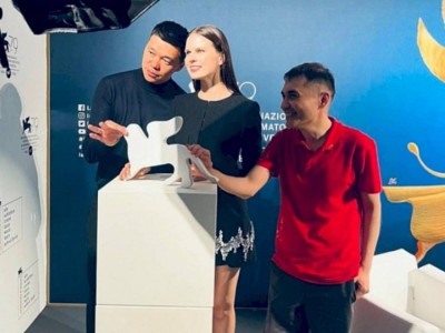 
                    Казахстанские актеры удостоились специальной премии кинофестиваля в Венеции
                