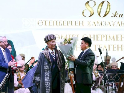 
                    Служение приме: профессору Отепбергену Хамзаулы исполнилось 80 лет
                