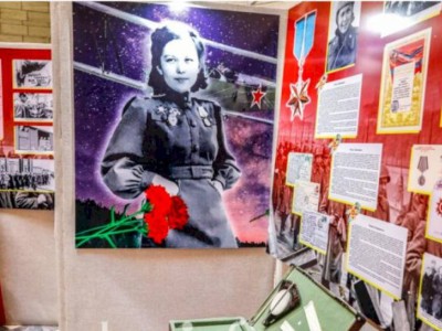 
                    В Алматы открылась выставка, посвященная легендарной казахстанской летчице
                