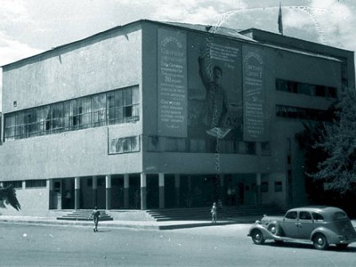 
                    Историческому зданию Дома правительства исполняется 90 лет
                