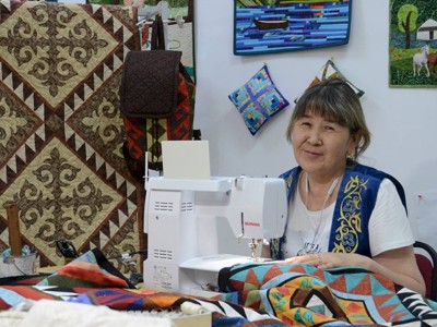 
                    Город мастеров, где бережно хранят обычаи  и традиции народов
                