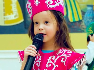 
                    Шестилетняя Ляйсан Исмакова в новом клипе призывает защитить природу Казахстана
                