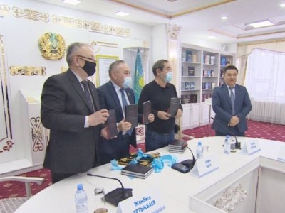 
                    В Нур-Султане презентовали книгу «Насаб наме султан Сыдык» на казахском языке
                