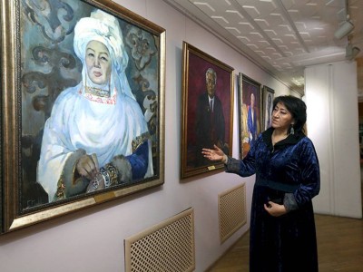 
                    За кулисами истории
                