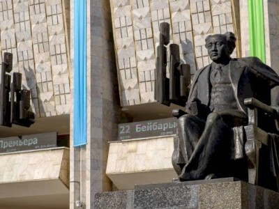
                    Алматинский драмтеатр отмечает 95-летие
                