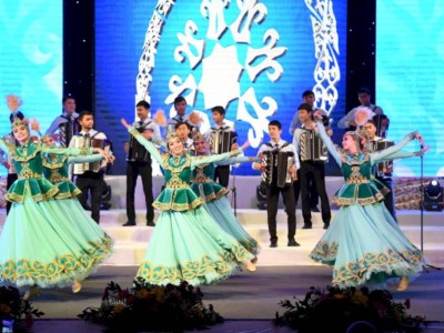 
                    Праздничное настроение
                