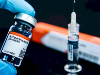
                    Новое постановление Ерлана Киясова: кому можно и нельзя прививаться вакциной Vero Cell
                