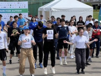 
                    Забег в честь 100-летия Сагадата Нурмагамбетова прошел в Астане
                