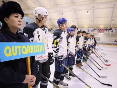 
                    В Астане прошел турнир по хоккею памяти погибшего пожарного
                