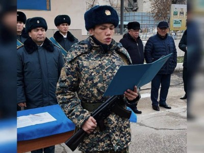 
                    Чемпион мира по боксу пошел служить в армию в Алматы
                