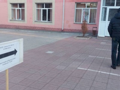 
                    Первых избирателей в Алматы встречают подарками
                