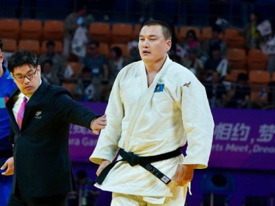 
                    Казахстанец завоевал серебро на Азиатских параиграх
                