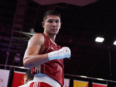 
                    Боксер Сагындык Тогамбай выиграл бронзовую медаль Азиады
                