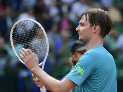 
                    Александр Бублик укрепил преимущество сборной Казахстана
                