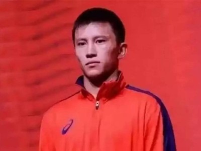 
                    Казахстанец завоевал золото ЧМ по греко-римской борьбе
                