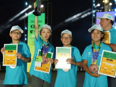 
                    Серебро и бронзу выиграли казахстанские школьники на чемпионате мира по шахматам
                