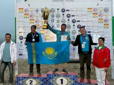 
                    На соревнованиях парапланеристов в Душанбе казахстанцы заняли весь пьедестал почета
                