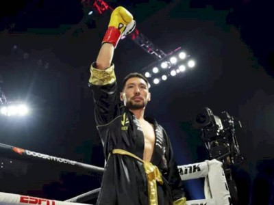 
                    Жанибек Алимханулы во второй раз защитил титул чемпиона мира по версии WBO
                