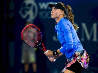
                    Елена Рыбакина одержала волевую победу на старте «Мастерса»
                