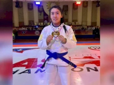 
                    Чемпионкой Азии по джиу-джитсу стала следователь из Караганды
                