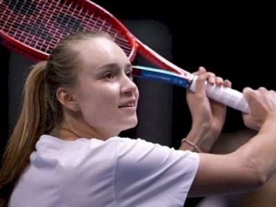 
                    Елена Рыбакина стартовала с победы в новом игровом сезоне
                