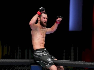 
                    Казахстанец Сергей Морозов выиграл третий бой в UFC
                