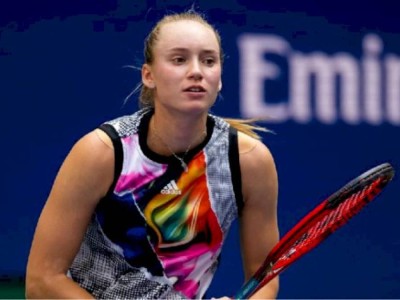 
                    Елена Рыбакина одолела экс-первую ракетку мира в турнире WTA в Мексике
                
