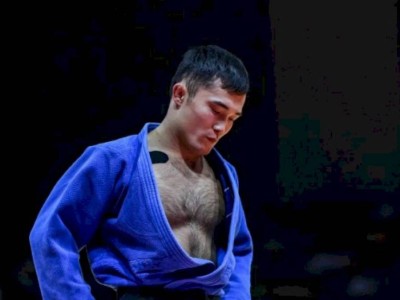 
                    Казахстанский дзюдоист Магжан Шамшадин выиграл турнир серии Grand Slam
                