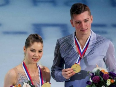
                    Российские фигуристы заняли весь пьедестал на чемпионате Европы  
                