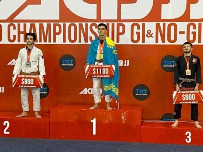 
                    Казахстанский атлет выиграл два «золота» на ЧМ по джиу-джитсу в Москве
                