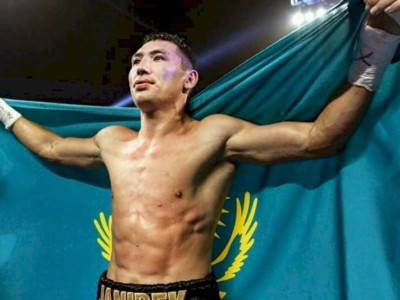 
                    Казахстанец Жанибек Алимханулы сразится с экс-чемпионом мира
                