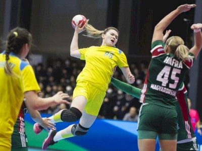 
                    Вторую победу подряд одержали казахстанские гандболистки на чемпионате Азии
                