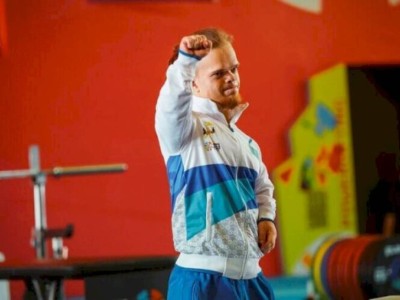 
                    Казахстанец выиграл золото Паралимпийских игр в Токио
                