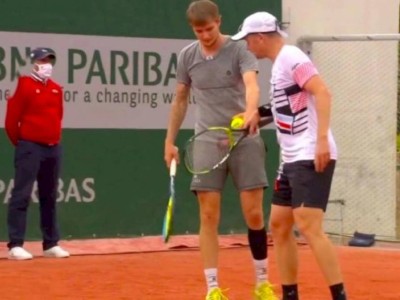 
                    Казахстанские теннисисты впервые вышли в четвертьфинал Roland Garros
                