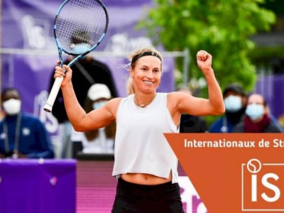 
                    Казахстанская теннисистка вышла в четверть финала турнира во Франции
                