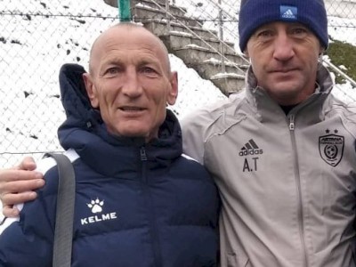 
                    Очень нужные руки
                