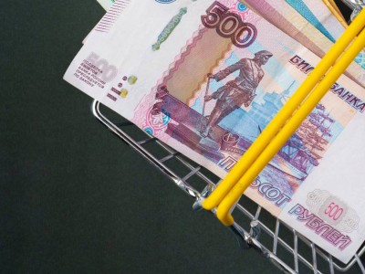 
                    Курс рубля падает в обменниках Казахстана
                