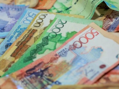 
                    Сколько фальшивых купюр обнаружено в Казахстане
                