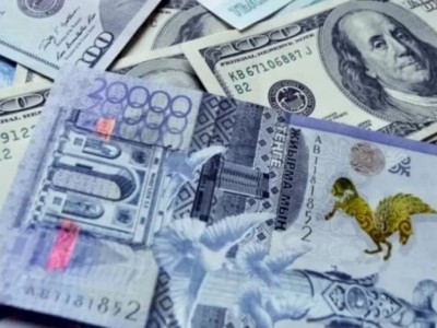 
                    За неделю тенге по отношению к доллару США ослабел на 5,4%
                