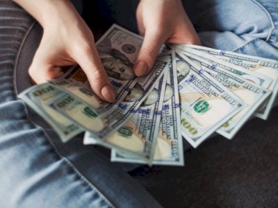 
                    Доллар значительно подешевел в Казахстане
                